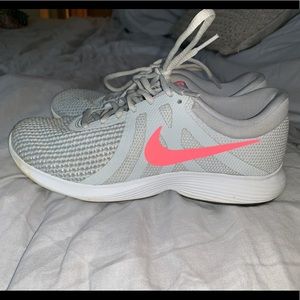 🌸 FINAL SALE 🌸 Nike’s